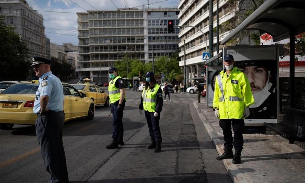 Κορονοϊός: 52 αστυνομικοί θετικοί στον ιό και 190 σε καραντίνα